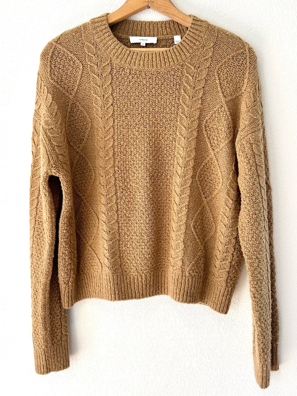 VINCE Beige Merino Wool Cable Knit Sweater Cozy Preppy Quiet Luxury Size M